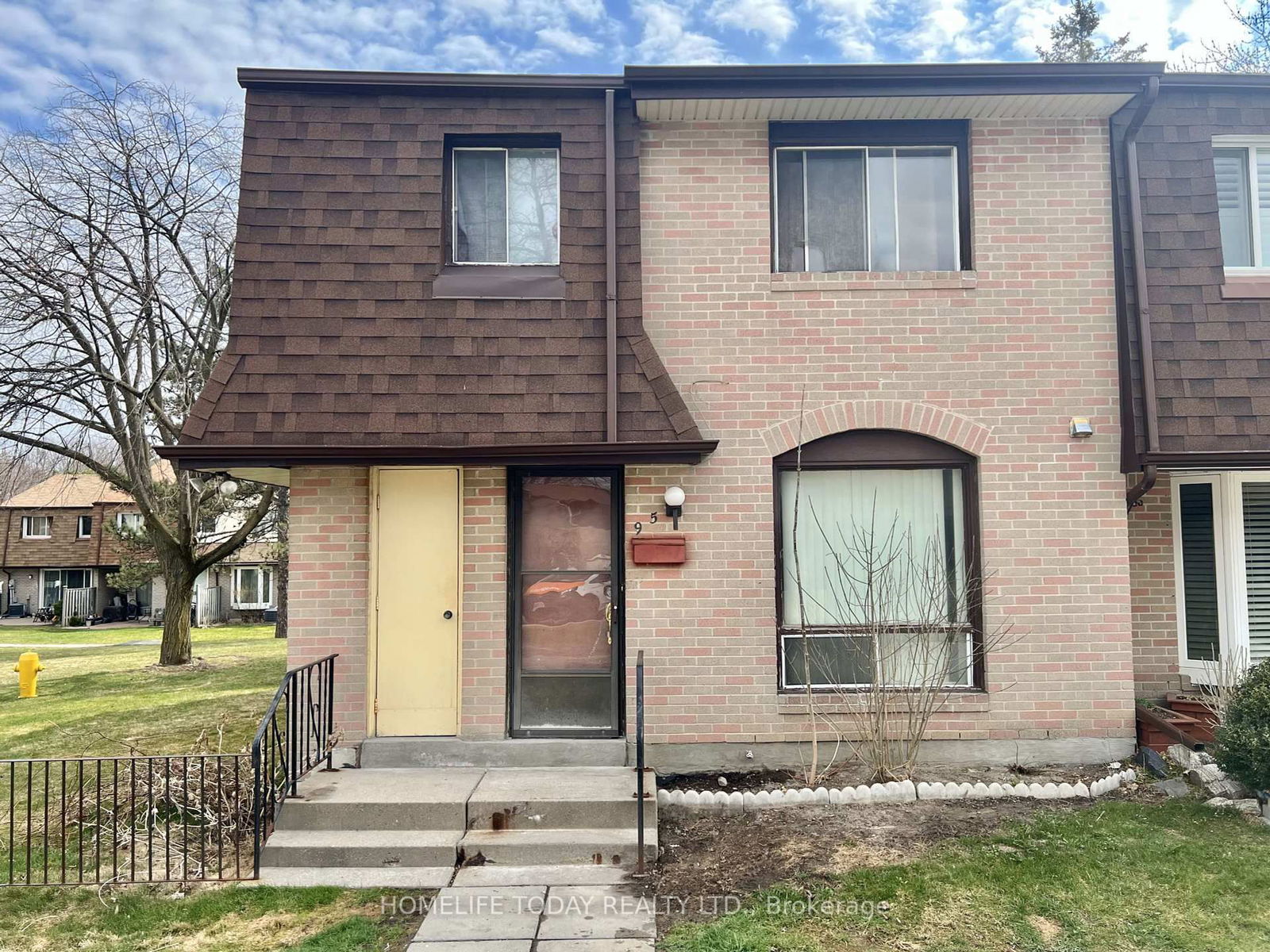 Townhouse for sale at 95-10 Livonia Place, Toronto, Morningside, M1E 4W6 - MLS: E12099629