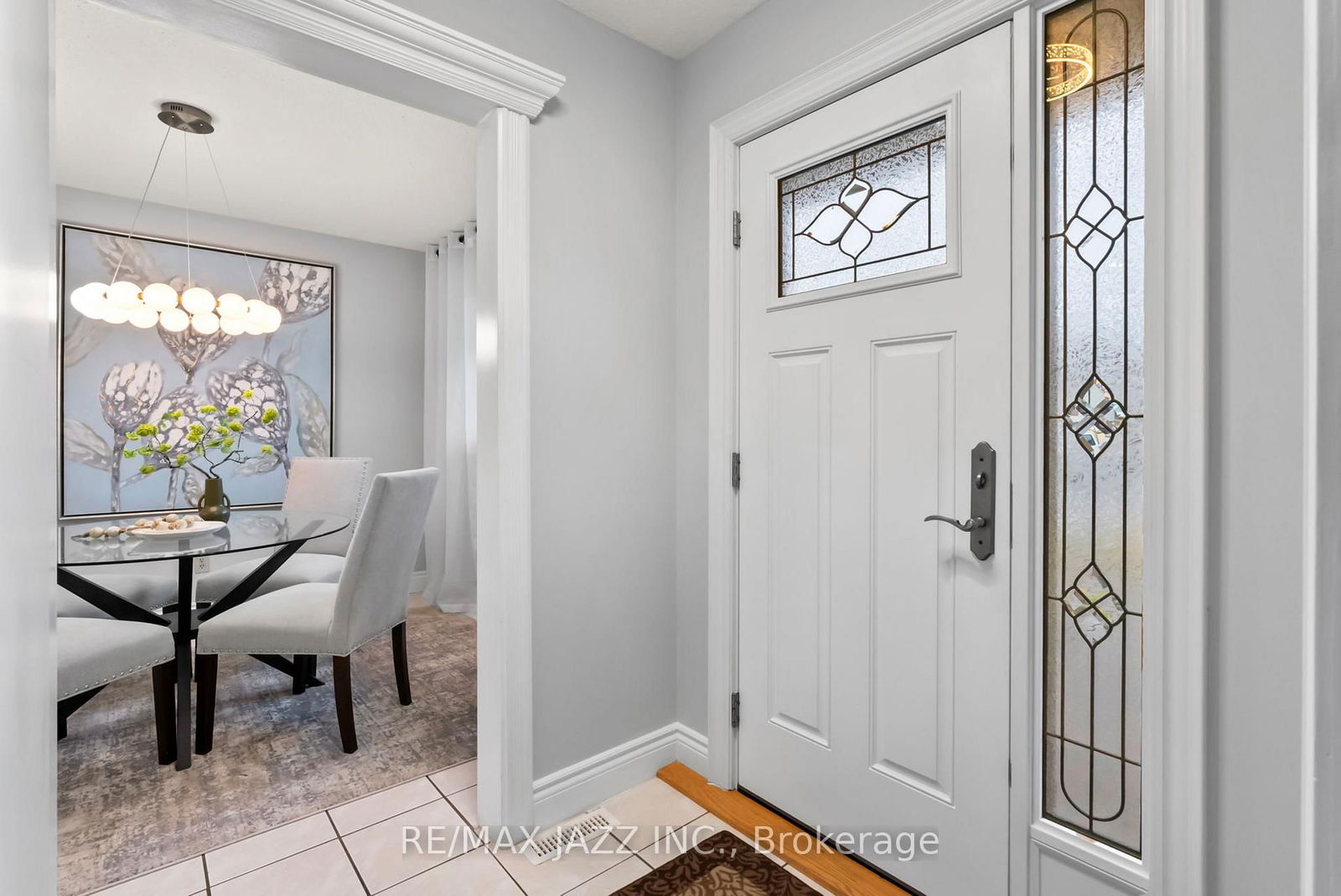 Detached House sold at 922 Southdown Drive, Oshawa, Donevan, L1H 7Z6 - MLS: E12099823