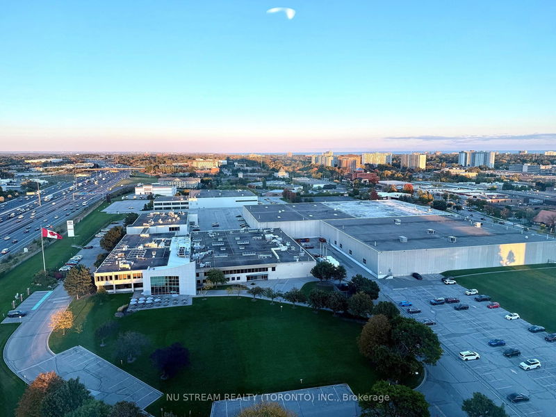 home for lease on 2306-11 Lee Centre Drive