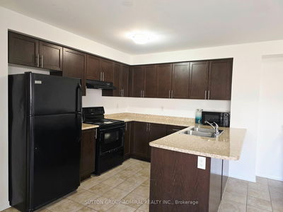 1113 Schooling Dr, Oshawa - Taunton image-0-4