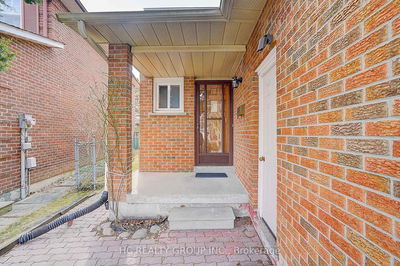 146 Shady Hollow Dr, Toronto - Milliken image-0-2