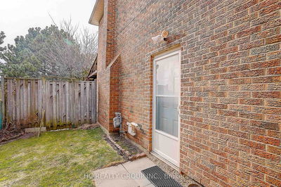 146 Shady Hollow Dr, Toronto - Milliken image-0-3