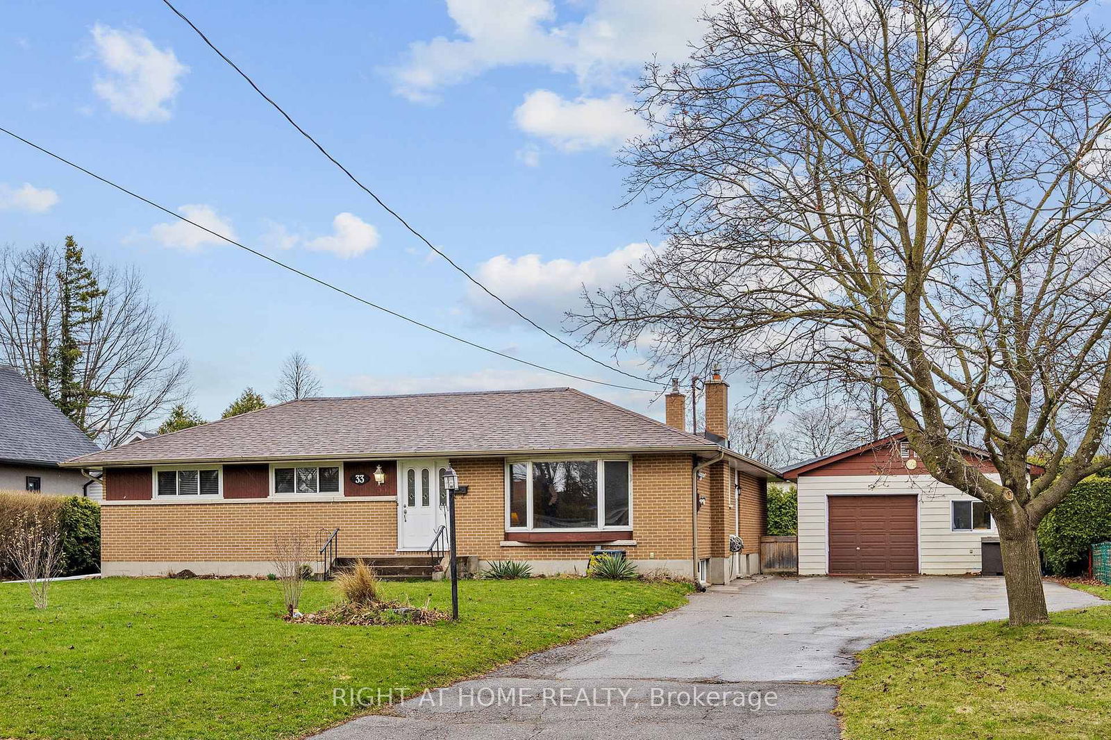 Detached House for sale at 33 Jeanne Court, Whitby, Blue Grass Meadows, L1N 3M6 - MLS: E12101010