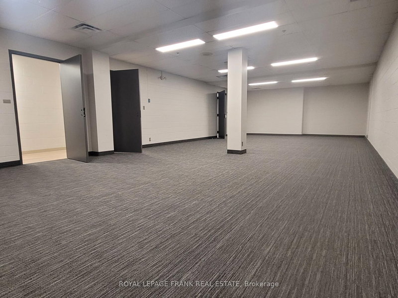 B11 - 415 Baseline Rd W, Clarington, L1C 1N3 | Image 3