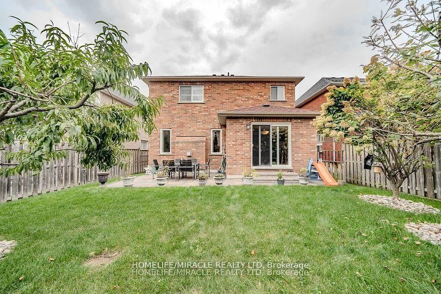 Detached House for sale at 47 Gabrielle Crescent, Whitby, Rolling Acres, L1R 3M5 - MLS: E12101675