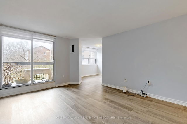 207 Main Level - 4064 Lawrence Avenue