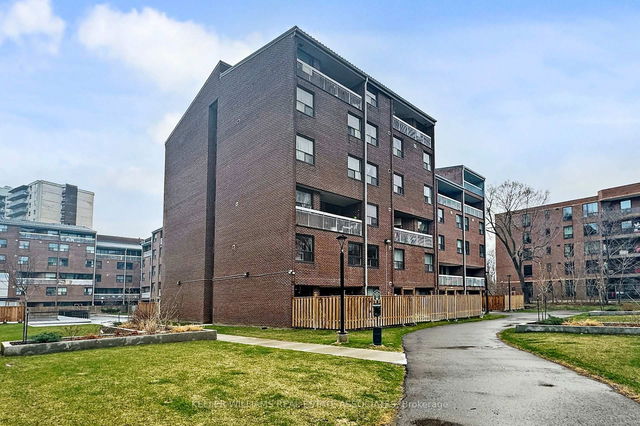 207 Lower Level - 4064 Lawrence Avenue