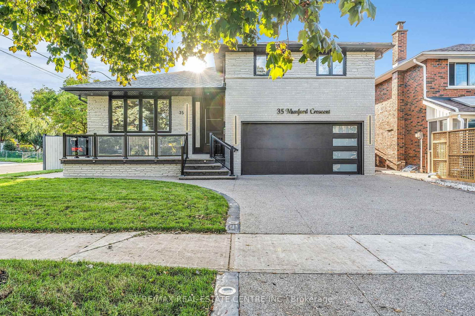 Detached House for sale at 35 Munford Crescent, Toronto, East York, M4B 1B9 - MLS: E12103078