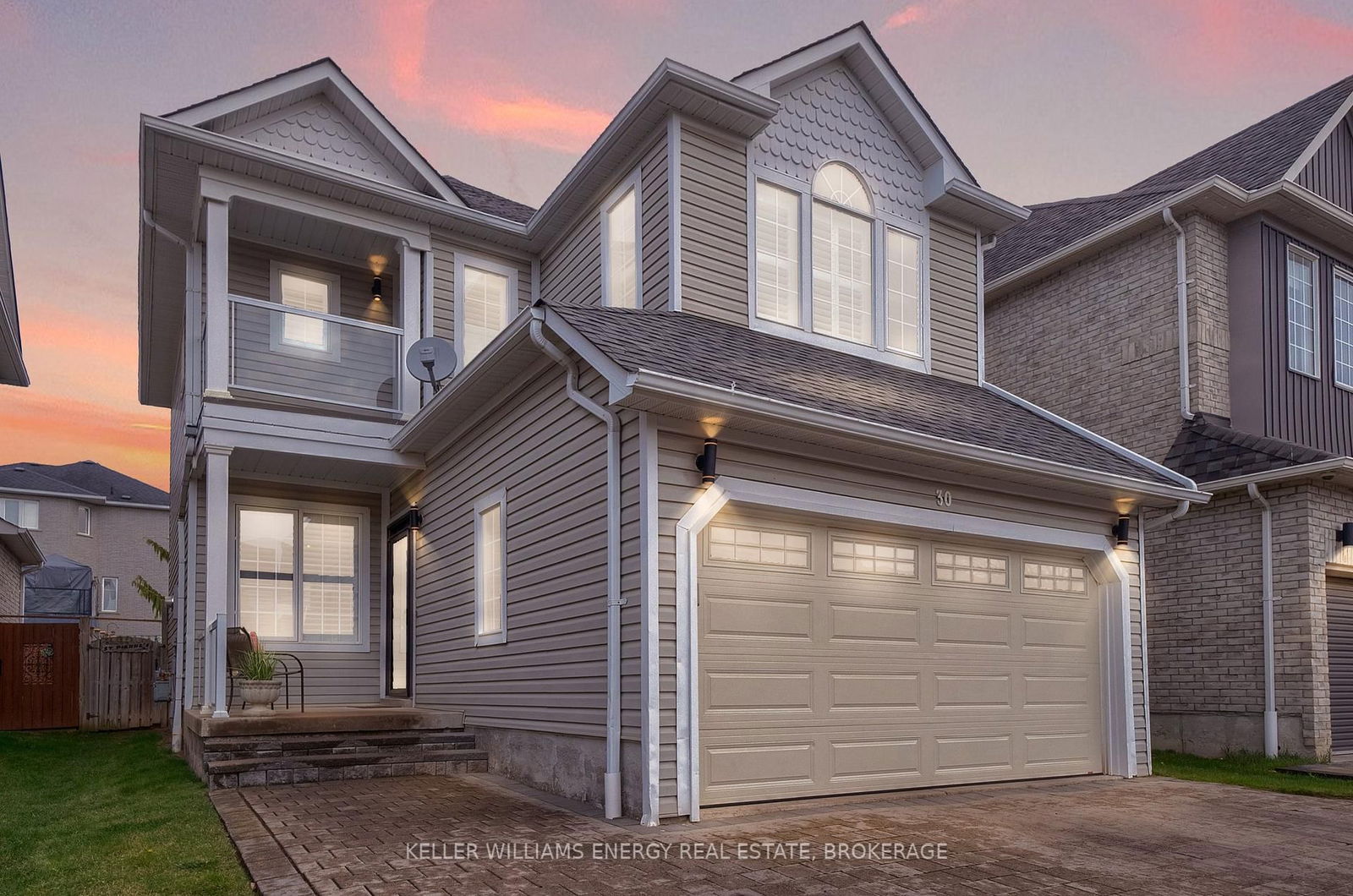 Detached House for sale at 30 Divine Drive, Whitby, Rolling Acres, L1R 2T4 - MLS: E12103619