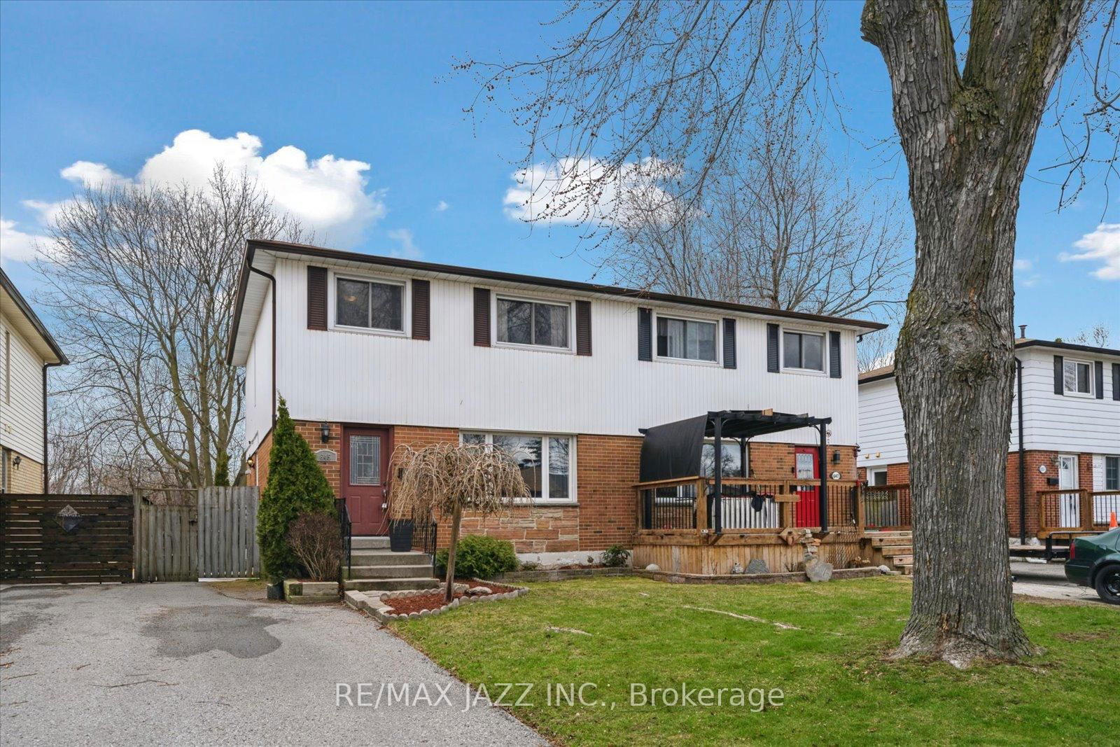 Semi-Detached House sold at 645 Radisson Avenue, Oshawa, Vanier, L1J 1X7 - MLS: E12103657