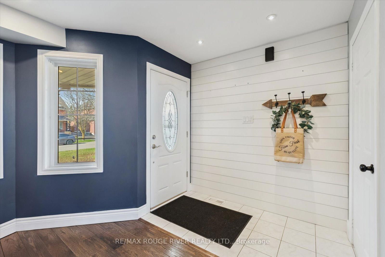 Detached House for sale at 27 Zachary Place, Whitby, Brooklin, L1M 1E3 - MLS: E12103831