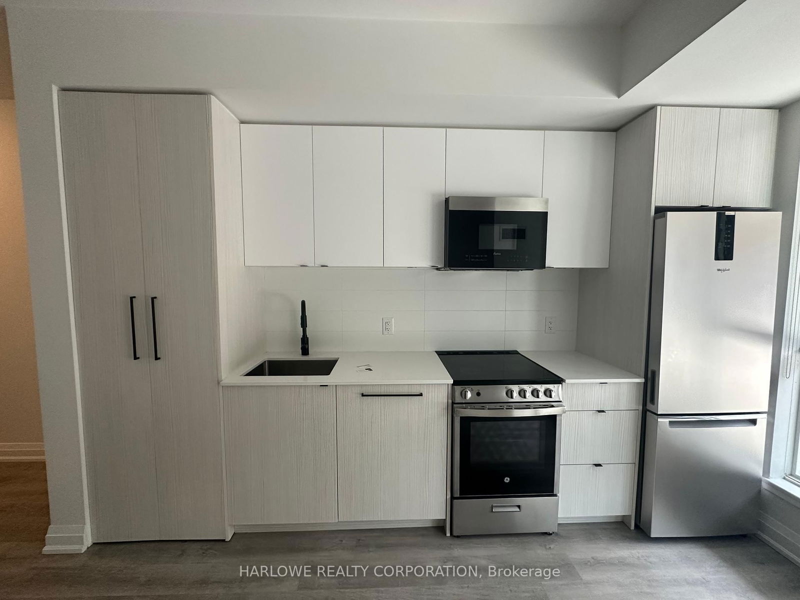 Condo for lease at 219-2369 Danforth Avenue, Toronto, East End-Danforth, M4C 0B1 - MLS: E12104069