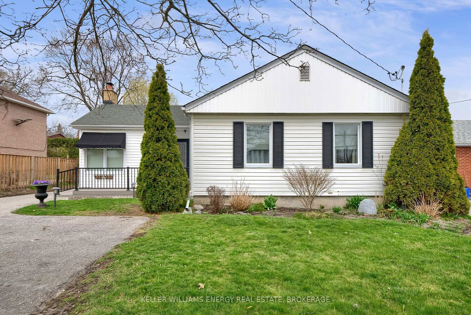 Detached House for sale at 86 Rossland Road, Oshawa, Centennial, L1G 2W3 - MLS: E12104194