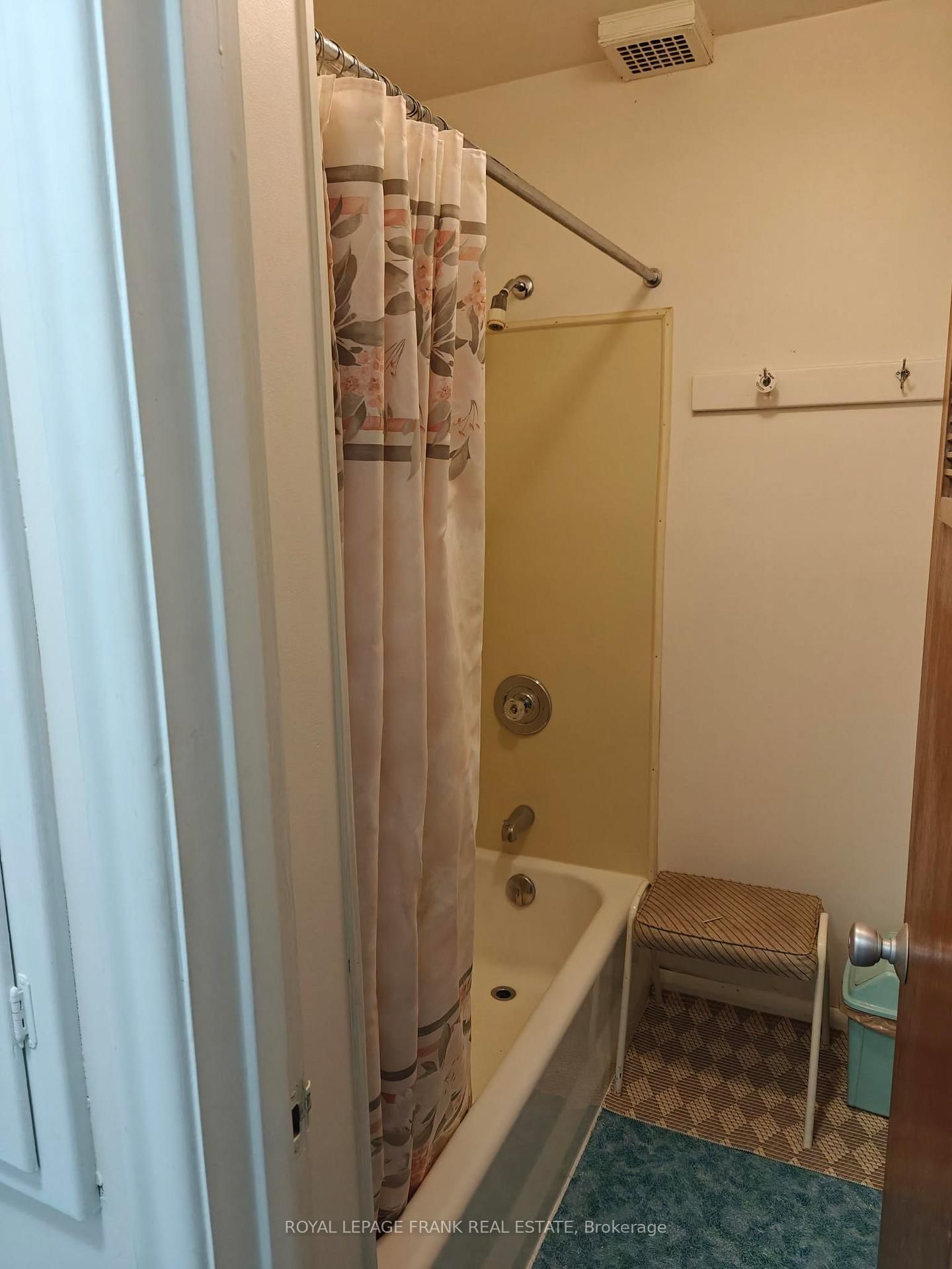 Room #6 - 374 Central Park Boulevard S, Oshawa 5