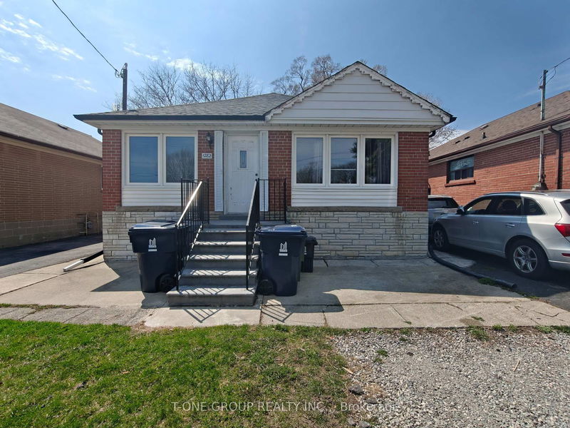 home for lease on 1282 Warden Avenue