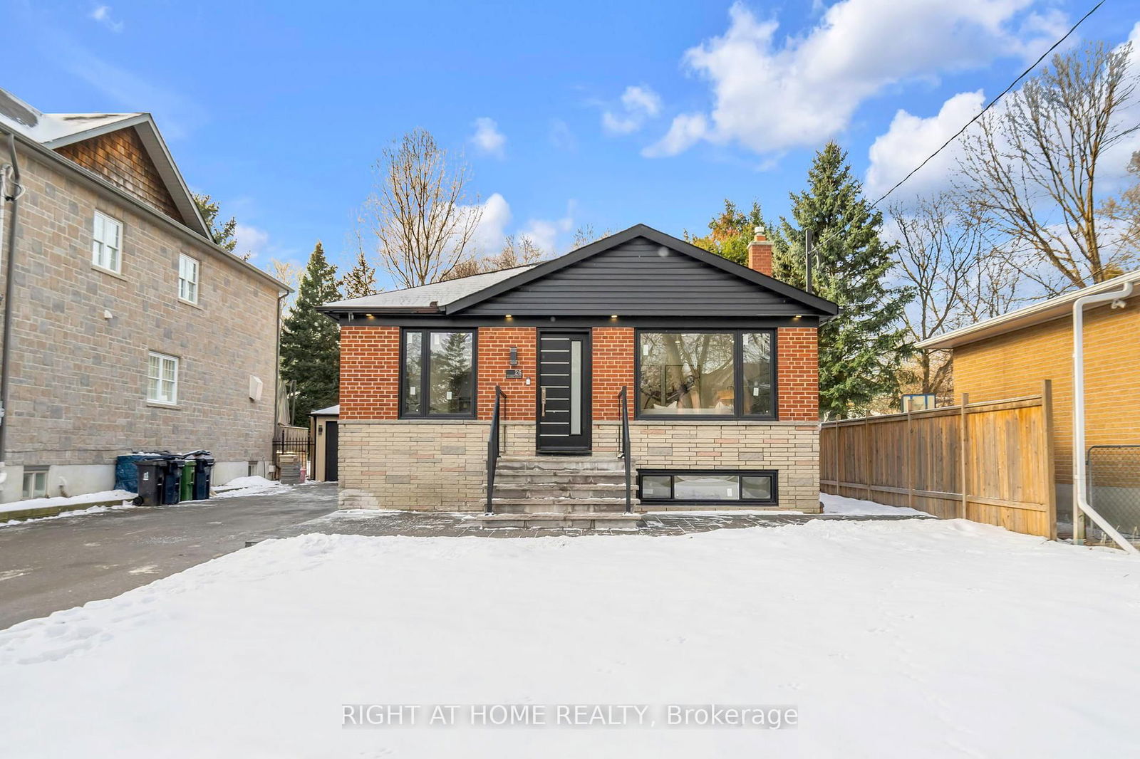 Detached House for sale at 26 Mcmillan Avenue, Toronto, West Hill, M1E 4B5 - MLS: E12105555