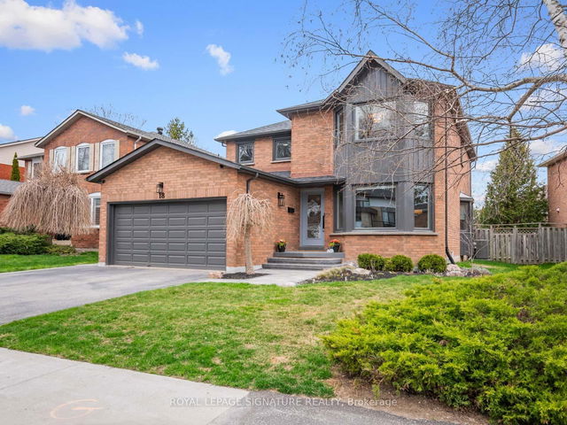 18 Blueking Crescent