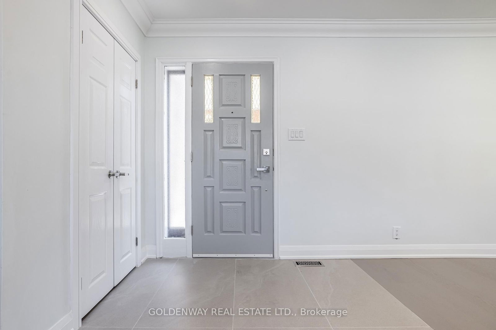 Detached House for sale at 30 Mendip Crescent, Toronto, Dorset Park, M1P 1Y4 - MLS: E12107470