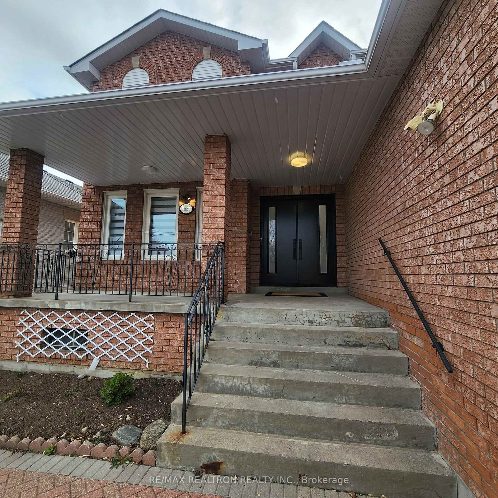 Detached House for sale at 1530 Oakburn Street, Pickering, Highbush, L1V 6N4 - MLS: E12107525