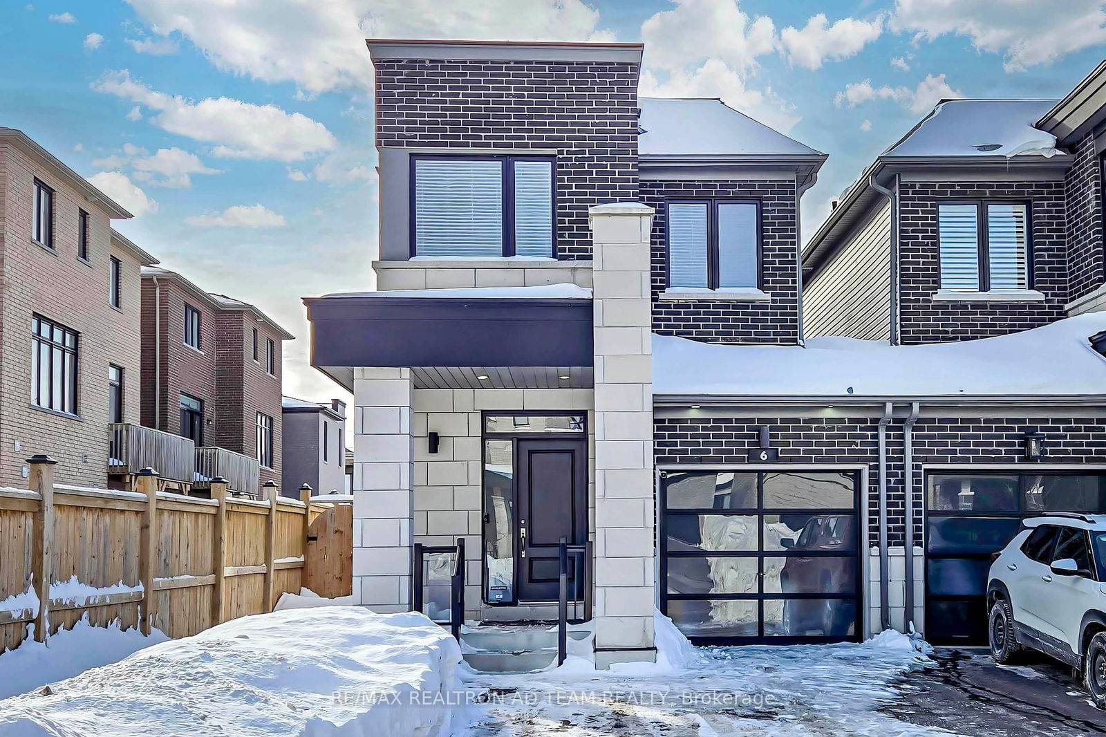 Detached House for sale at 6 Larkin Lane, Clarington, Bowmanville, L1C 2W3 - MLS: E12107528