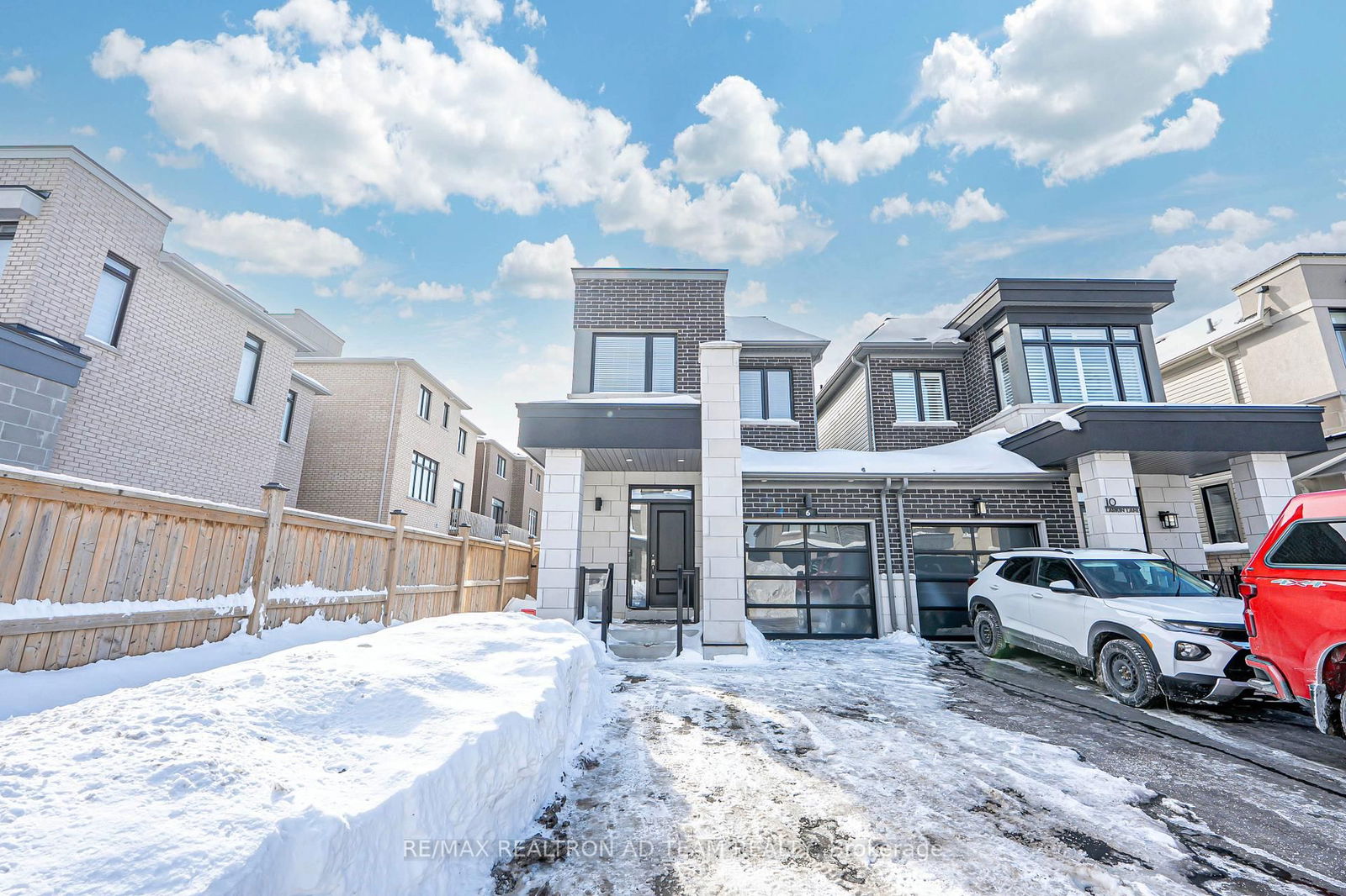Detached House for sale at 6 Larkin Lane, Clarington, Bowmanville, L1C 2W3 - MLS: E12107528