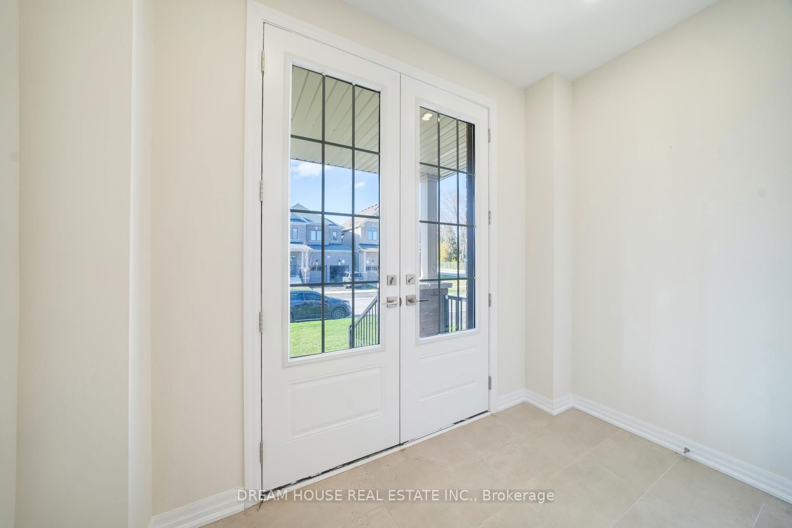 Detached House for sale at 11 Northrop Avenue, Clarington, Newcastle, L1B 0W6 - MLS: E12107624