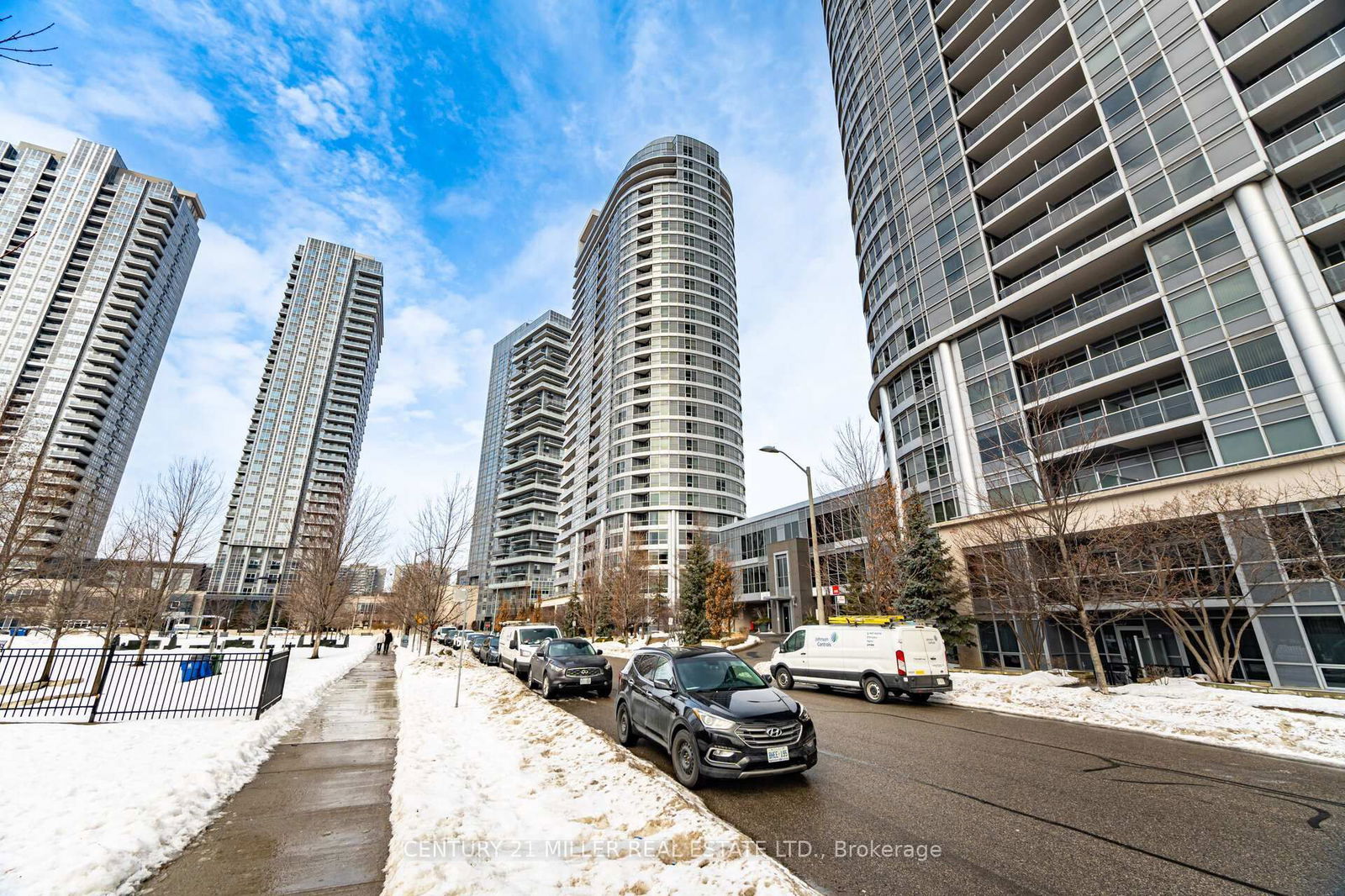 Condo for sale at 216-181 Village Green Square, Toronto, Agincourt South-Malvern West, M1S 0K6 - MLS: E12107691