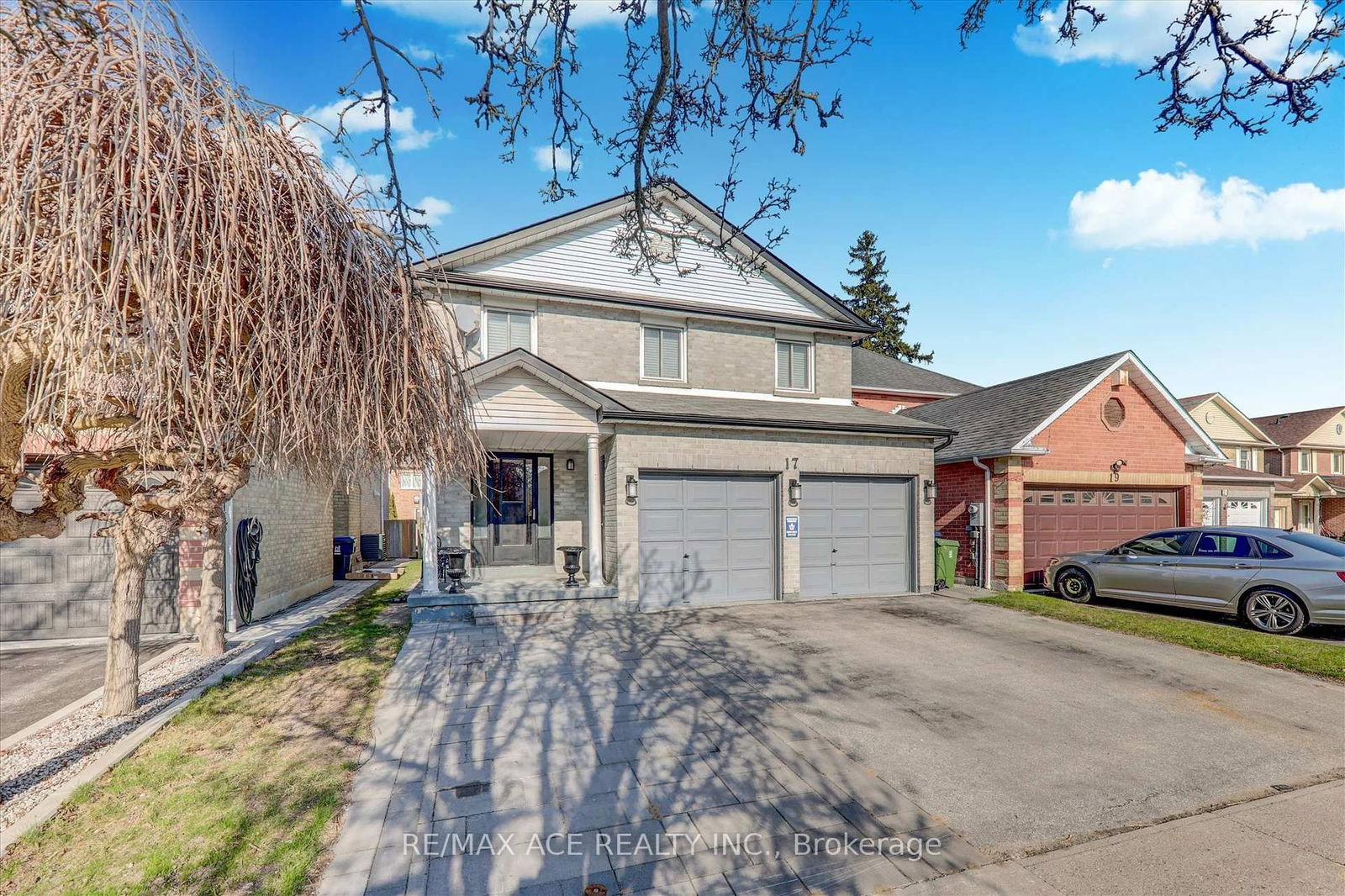 Detached House for sale at 17 Plumrose Boulevard, Toronto, West Hill, M1E 5E8 - MLS: E12108084