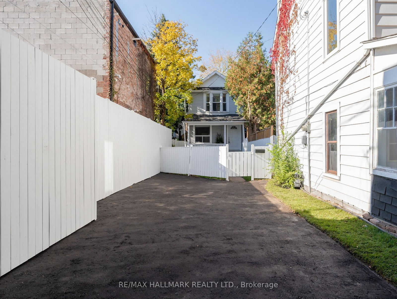 Detached House for sale at 106 Willow Avenue, Toronto, The Beaches, M4E 3K3 - MLS: E12108195