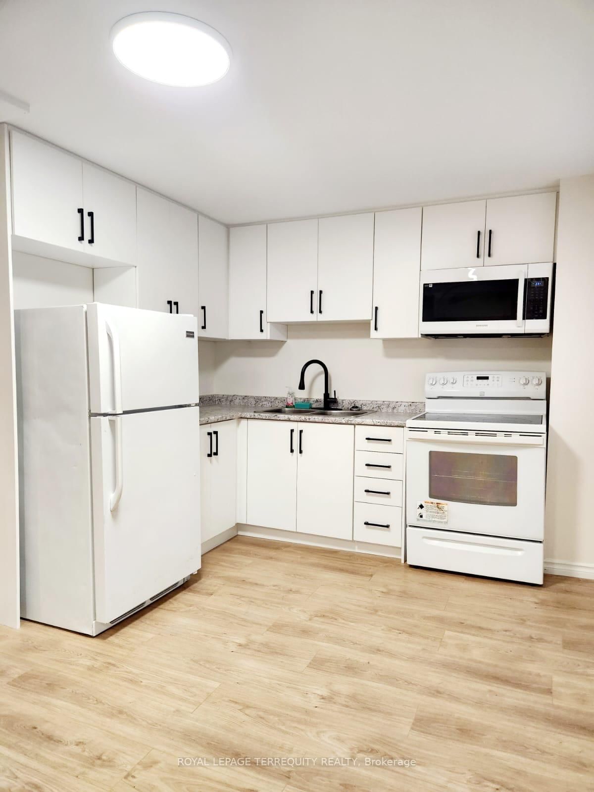 Detached House for lease at 202 Hupfield Trail, Toronto, Malvern, M1B 4N8 - MLS: E12108312