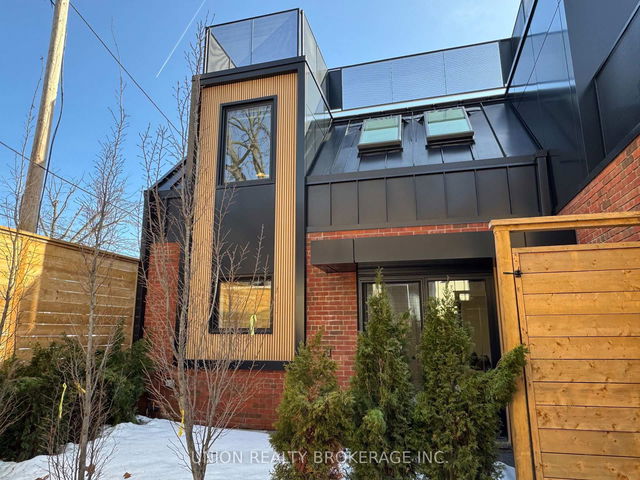 R - 2137 Gerrard Street