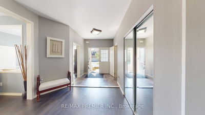 2307 Pilgrim Sq, Oshawa - Windfields image-0-1