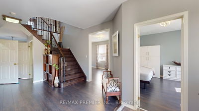 2307 Pilgrim Sq, Oshawa - Windfields image-0-2