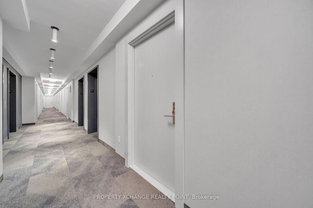 1012 - 2550 Simcoe Street