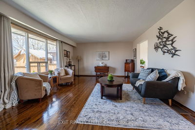 110 Labrador Dr, Oshawa - Donevan image-0-2