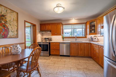 110 Labrador Dr, Oshawa - Donevan image-0-4