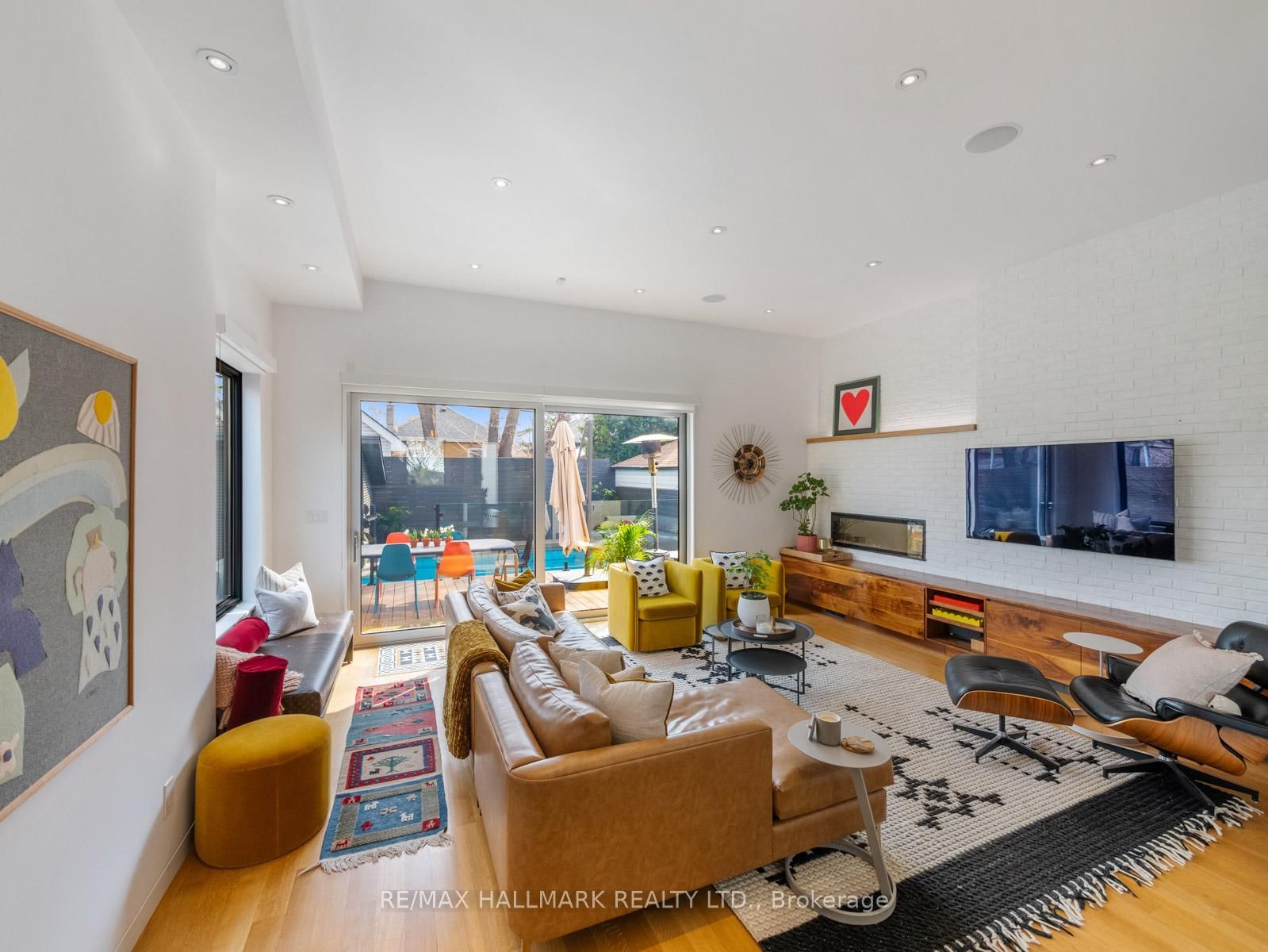 Detached House for sale at 29 Treadway Boulevard, Toronto, East York, M4C 3H6 - MLS: E12109438