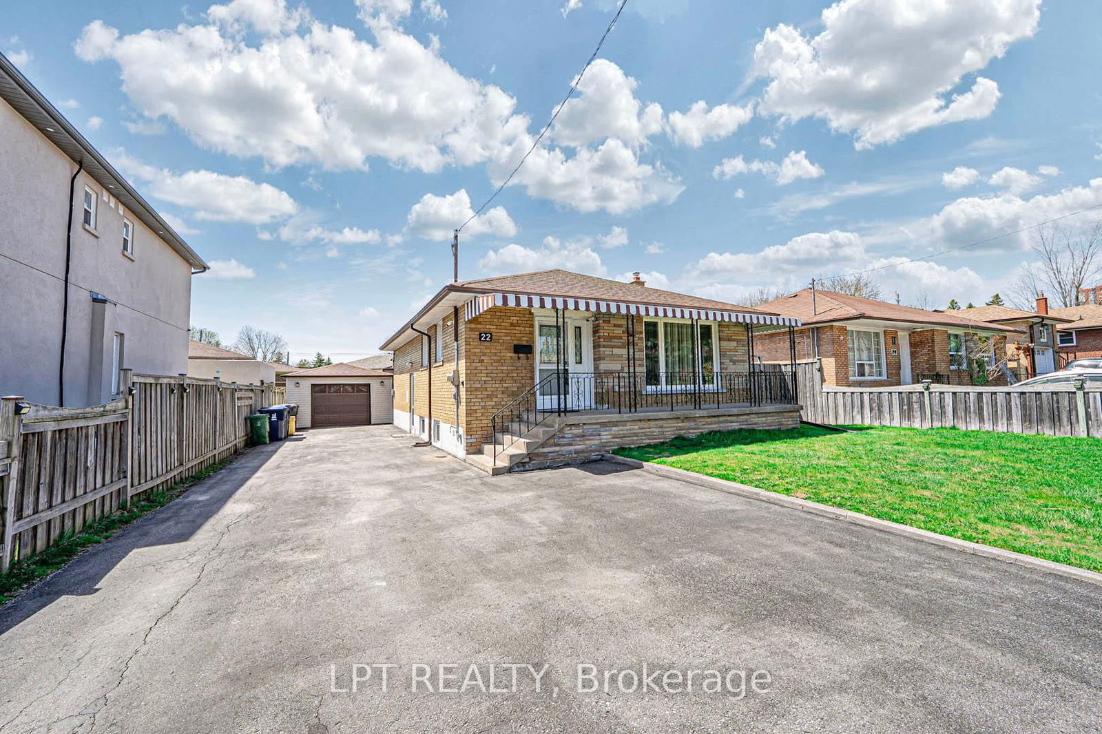 Detached House for sale at 22 Independence Drive, Toronto, Kennedy Park, M1K 3R8 - MLS: E12109550