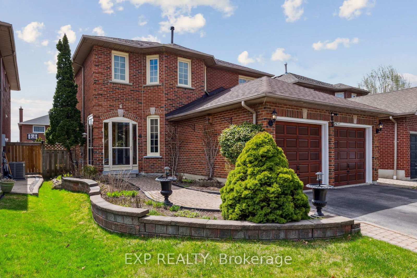 Detached House for sale at 8 Martinet Street, Whitby, Pringle Creek, L1N 8K8 - MLS: E12109777