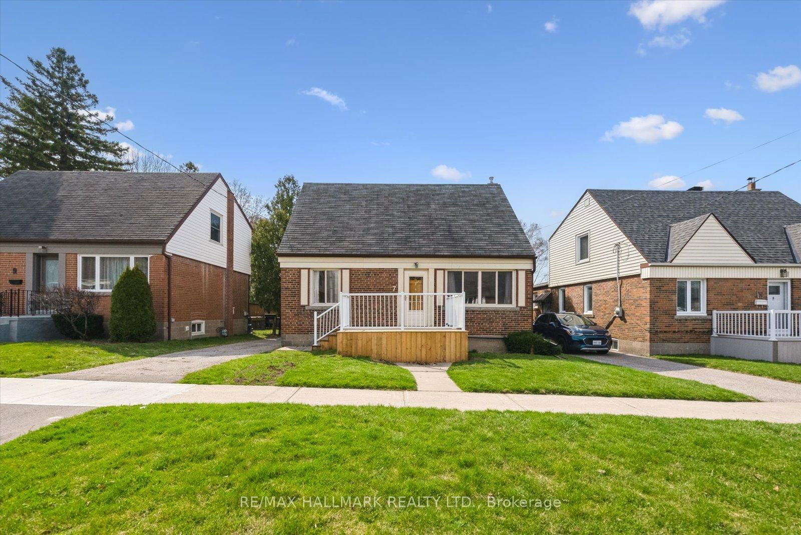 Detached House for sale at 7 Eastgate Crescent, Toronto, Clairlea-Birchmount, M1L 1X1 - MLS: E12110001