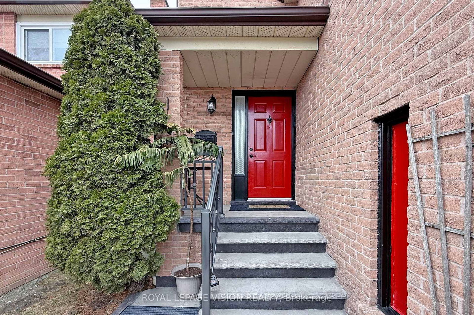 Detached House sold at 196 Generation Boulevard, Toronto, Rouge E11, M1B 2V1 - MLS: E12110100
