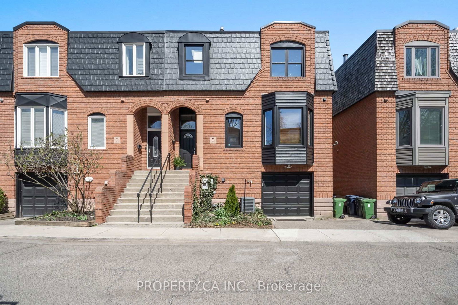 Semi-Detached House sold at 5 Lydia Court, Toronto, Blake-Jones, M4J 5B7 - MLS: E12110252