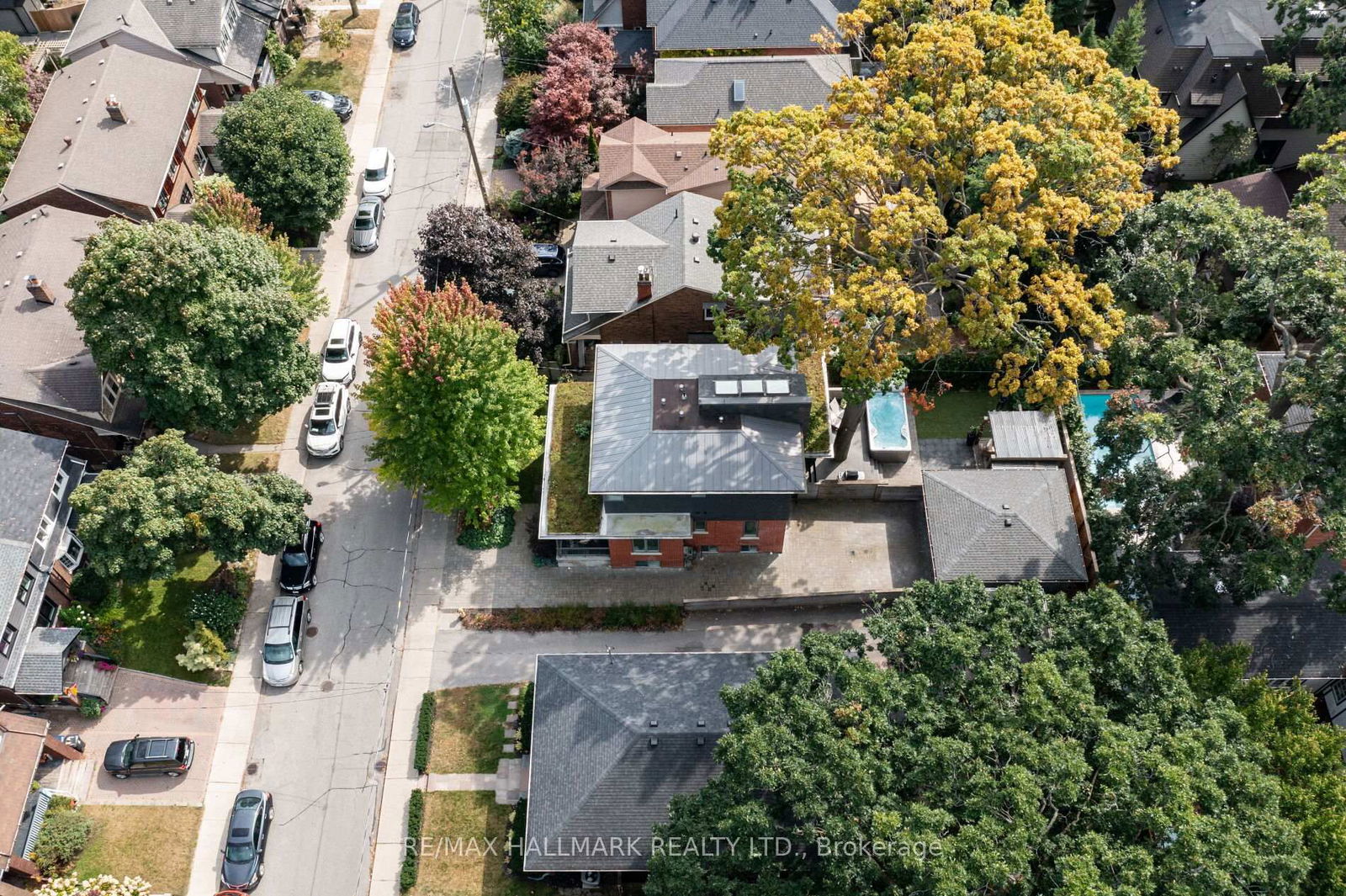 Detached House sold at 18 Bingham Avenue, Toronto, The Beaches, M4E 3P9 - MLS: E12110280