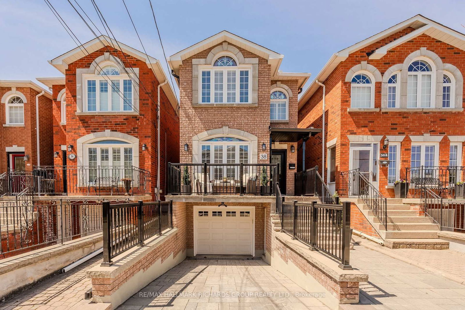Detached House sold at 38 Burley Avenue, Toronto, Broadview North, M4K 3Z6 - MLS: E12110379