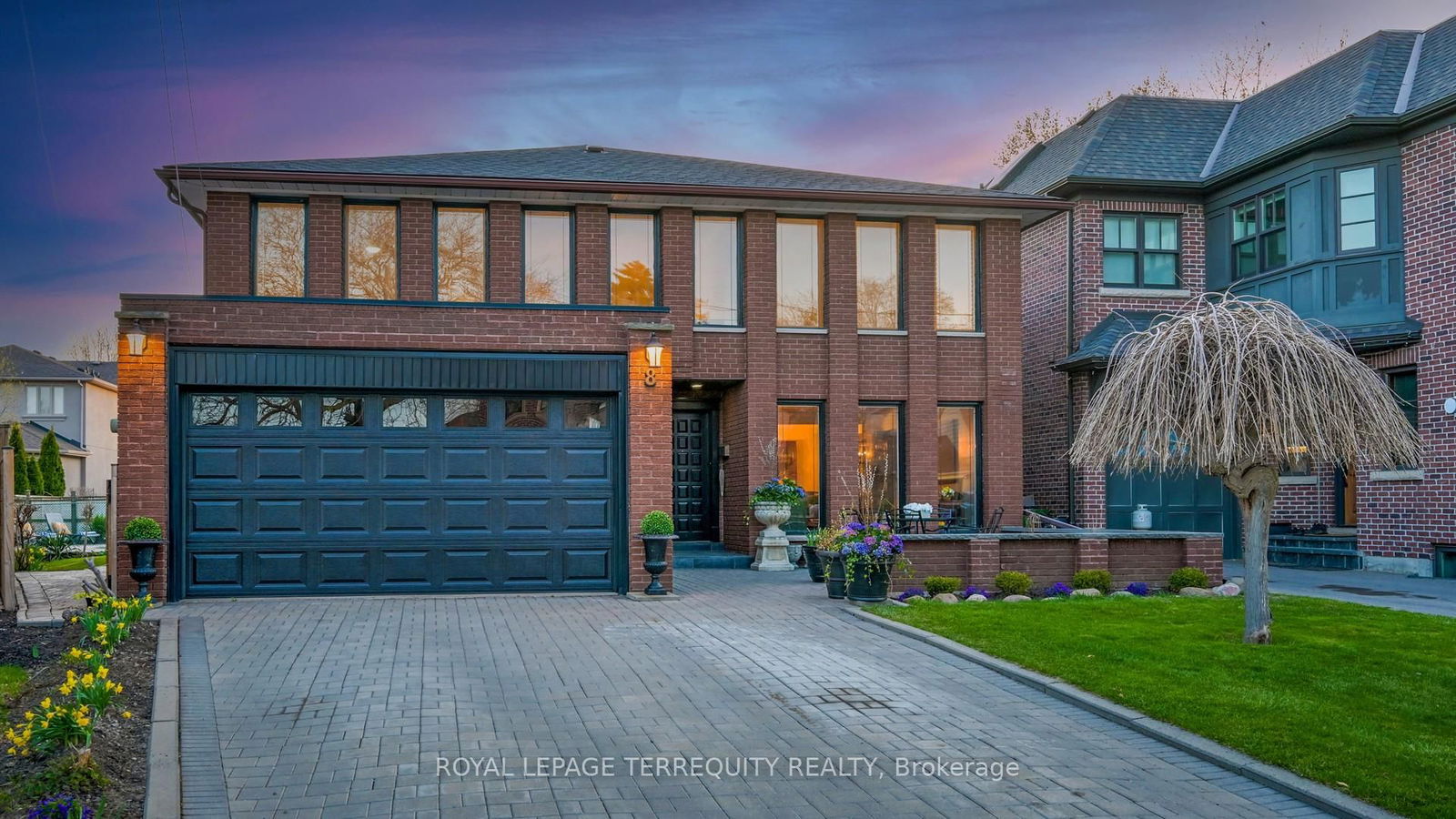 Detached House for sale at 8 Ashall Boulevard, Toronto, O'Connor-Parkview, M4B 3C1 - MLS: E12110383