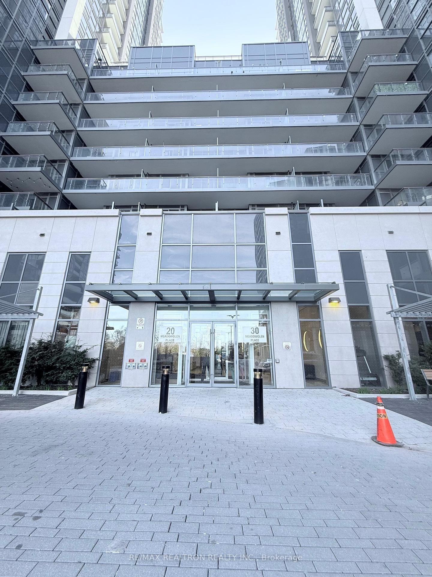 Condo leased at 426-20 Meadowglen Place, Toronto, Woburn, M1H 2Y5 - MLS: E12110439