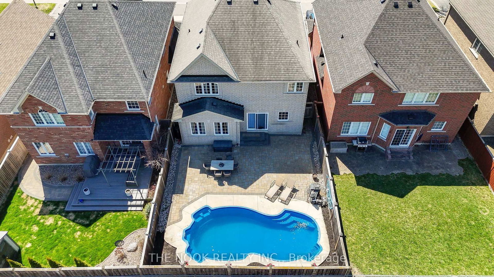Property at 586 Fairglen