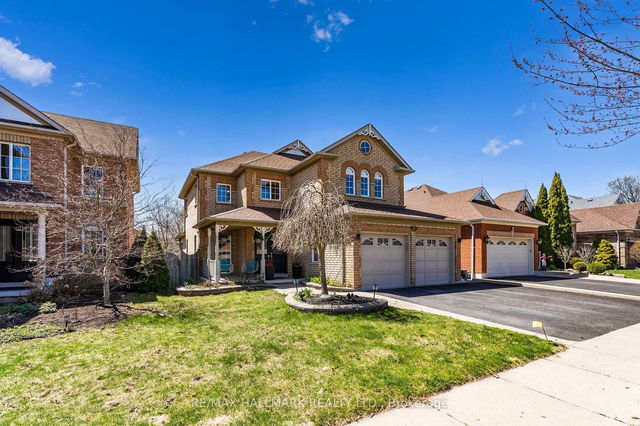 8 Arnold Crescent