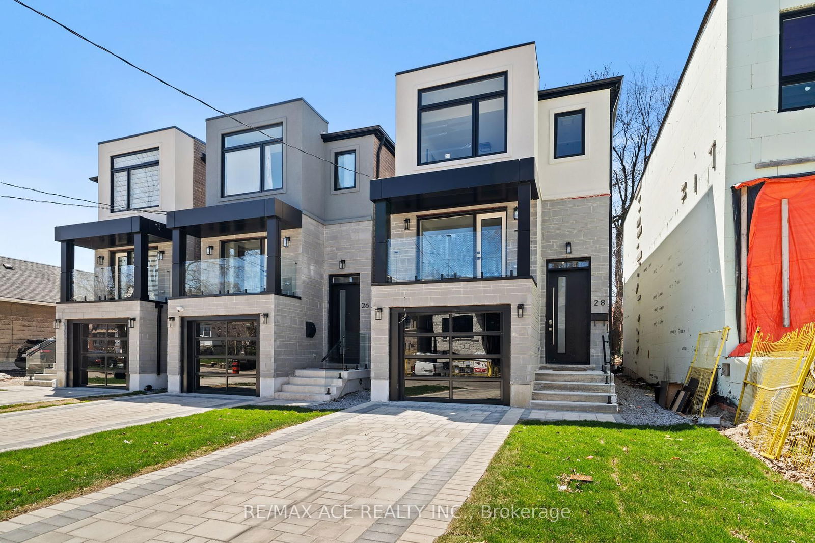 Detached House for sale at 28 August Avenue, Toronto, Oakridge, M1L 3M9 - MLS: E12110890