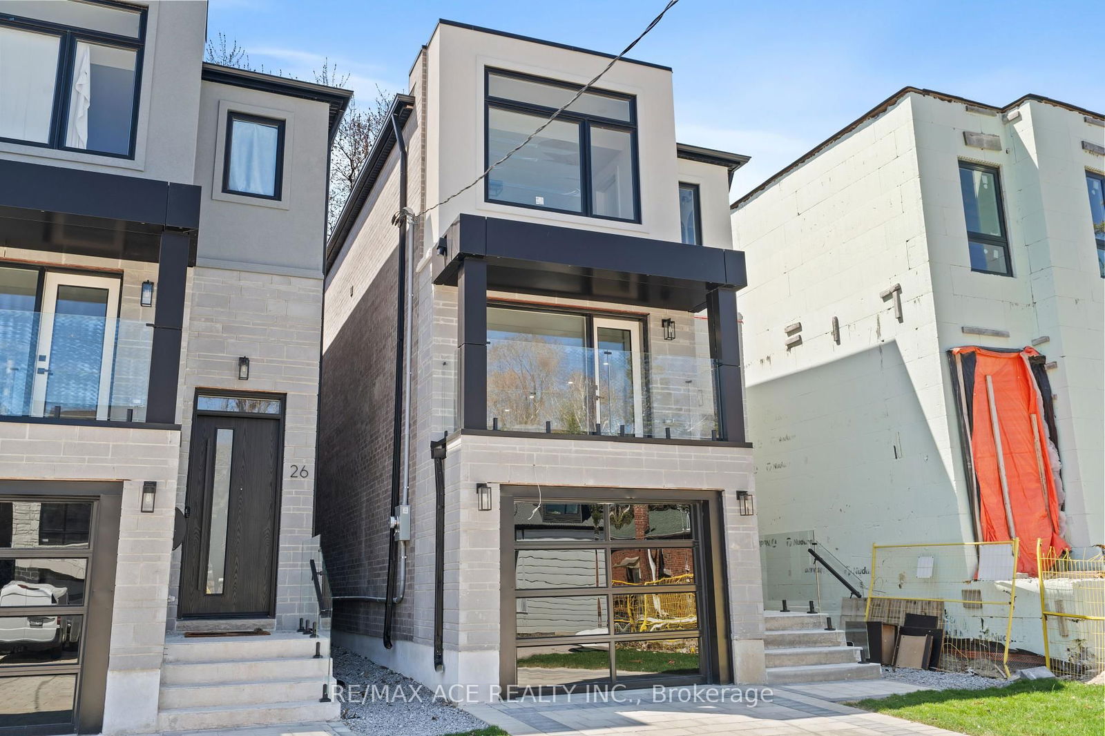Detached House for sale at 28 August Avenue, Toronto, Oakridge, M1L 3M9 - MLS: E12110890